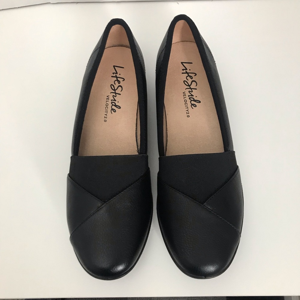 LifeStride Black faux leather slip on with stretch upper for easy on/off size 9M